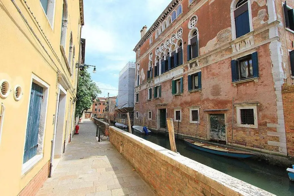 Апартаменты Accogliente Appartamento Nuovo Venezia Centro
